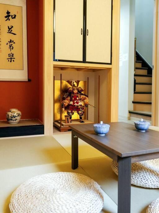 Villa 吉福屋/机场直达/3分步行地铁jr/14分usj/心斋桥/難波 à Ōsaka Extérieur photo